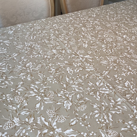 114”x57” Poinsettia With Pine Cones Tablecloth - Picture 4 of 5